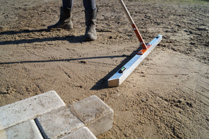ZandZwiffer ervaar het gemak van vlakken afreien egaliseren van een zandbaan